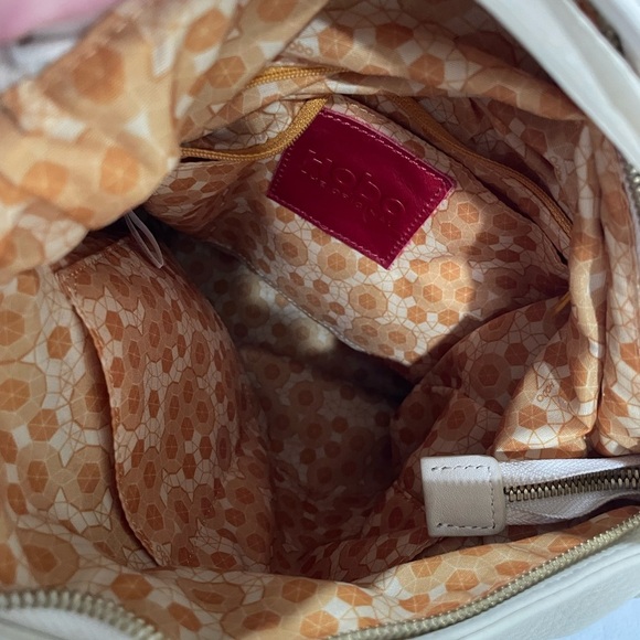 HOBO THE ORIGINAL Leather bag 3-in-1 Convertible
Backpack Tote and Crossbody. - Picture 9 of 12